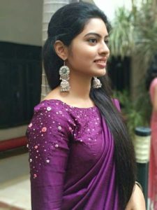 100+ Trendy Simple Blouse Designs 